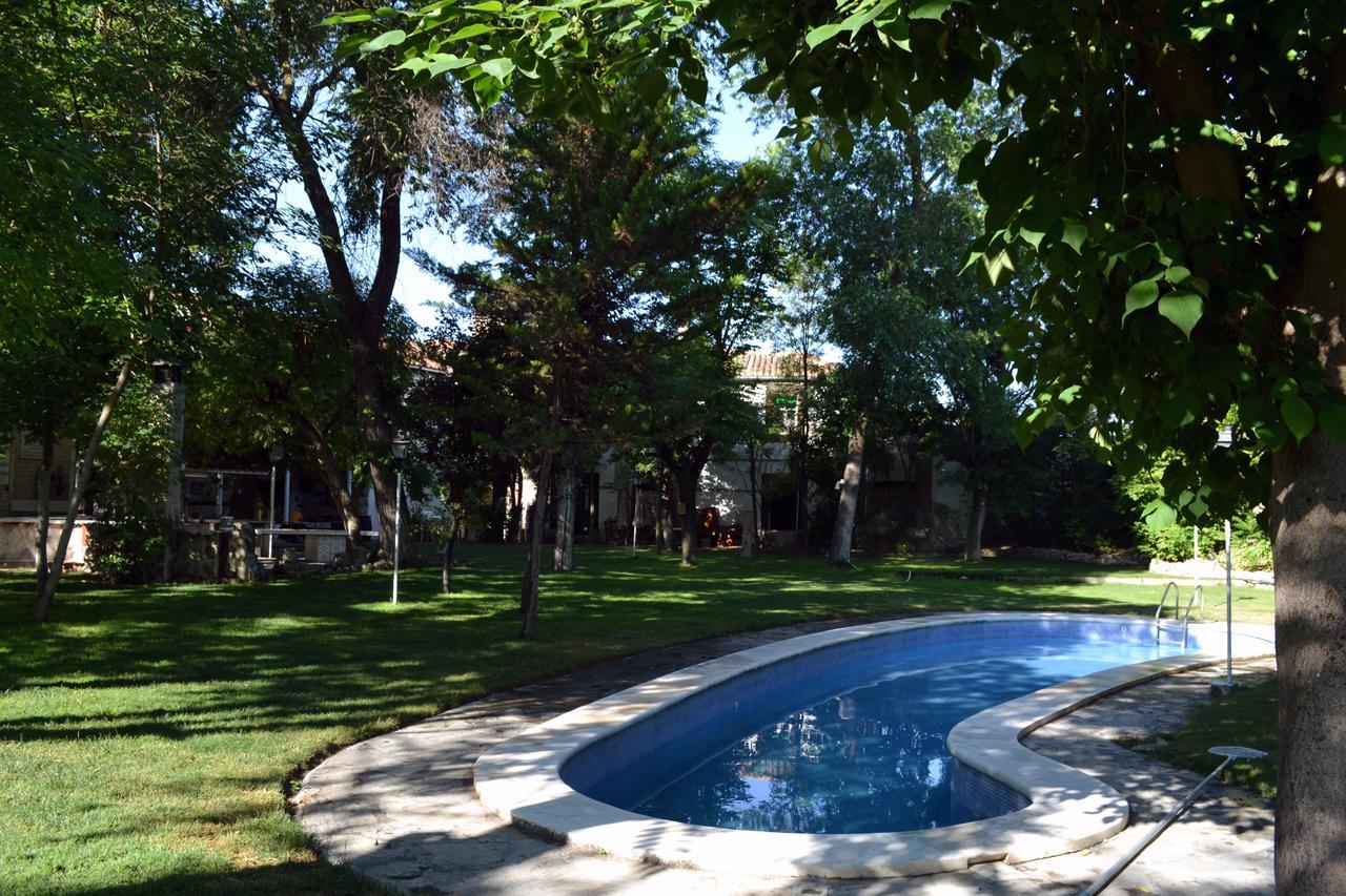 Gran Posada La Mesnada Olmedo Bagian luar foto